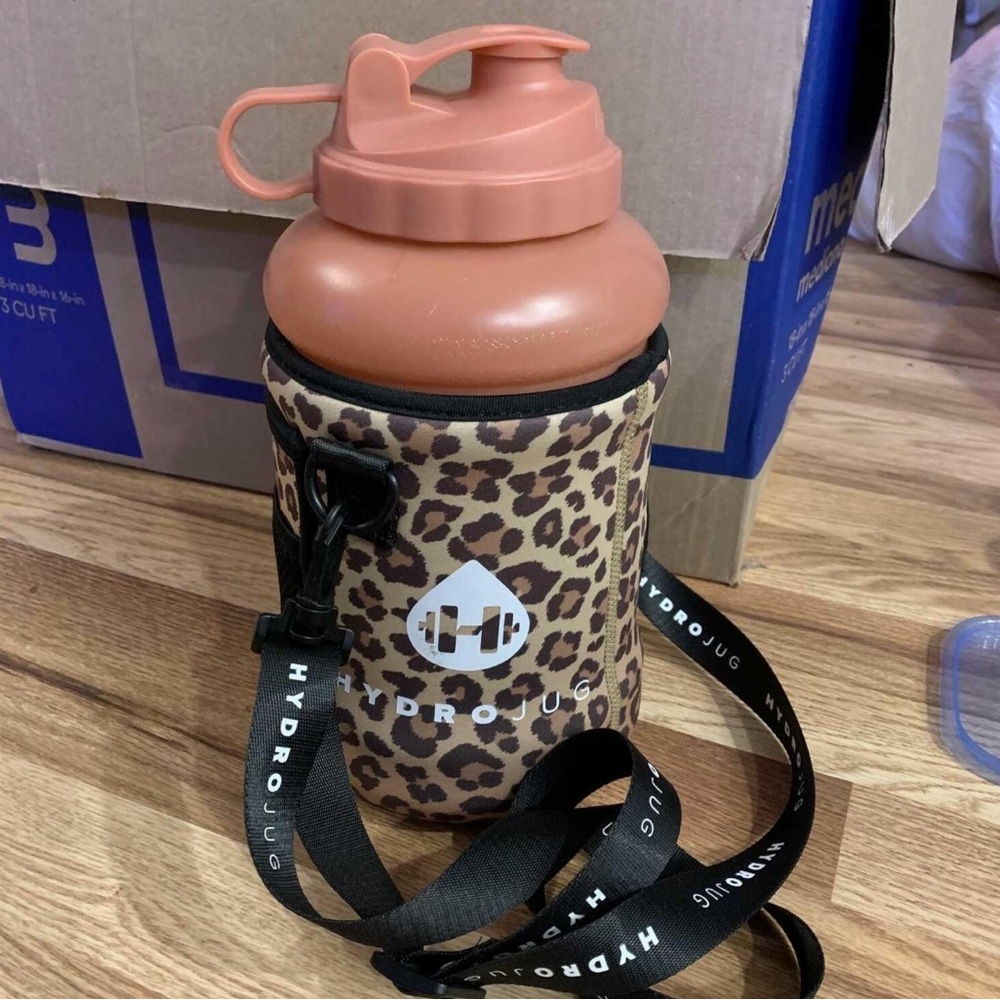 HydroJug with Leopard Sleeve and Coral Lid